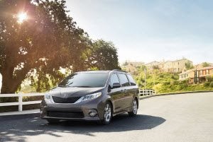 Toyota Sienna vs Honda Odyssey