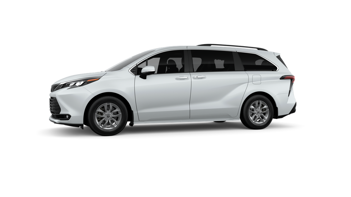2026 Toyota Sienna XLE Front-Wheel Drive