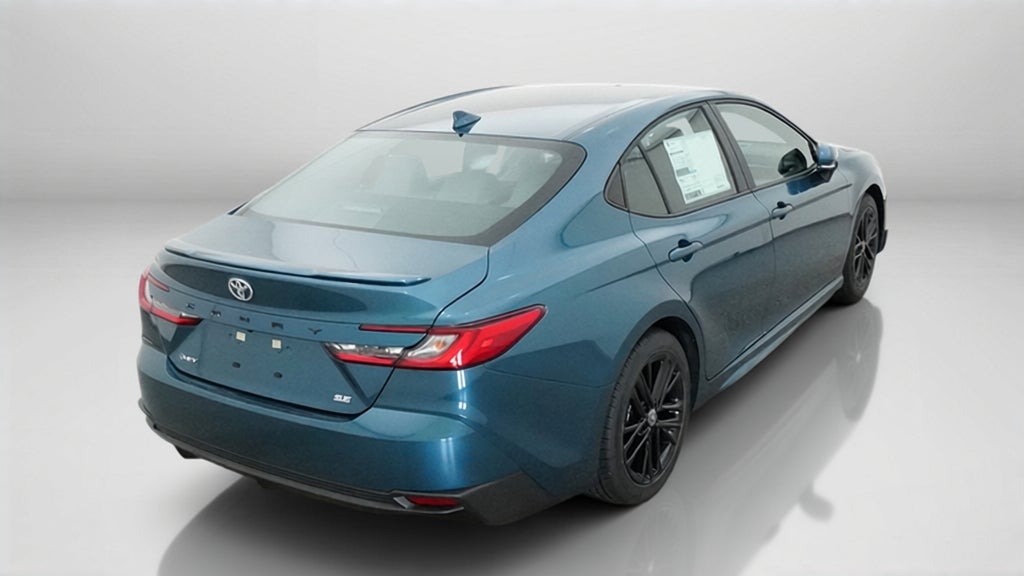 2026 Toyota Camry SE FWD