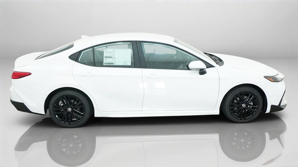 2026 Toyota Camry SE FWD