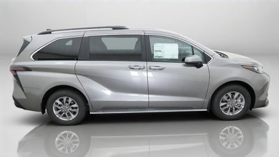 2026 Toyota Sienna LE FWD