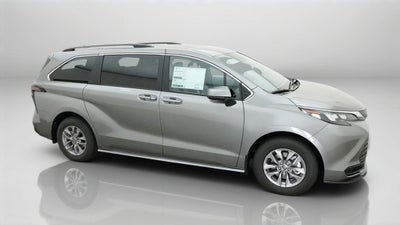 2026 Toyota Sienna LE FWD