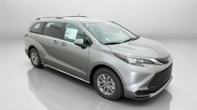 2026 Toyota Sienna LE FWD