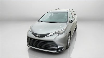 2026 Toyota Sienna LE FWD