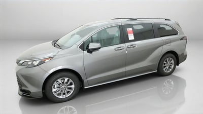 2026 Toyota Sienna LE FWD