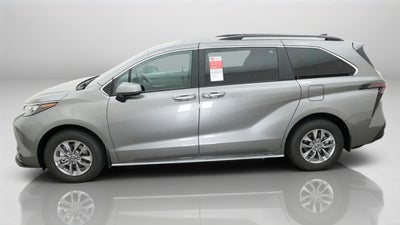 2026 Toyota Sienna LE FWD