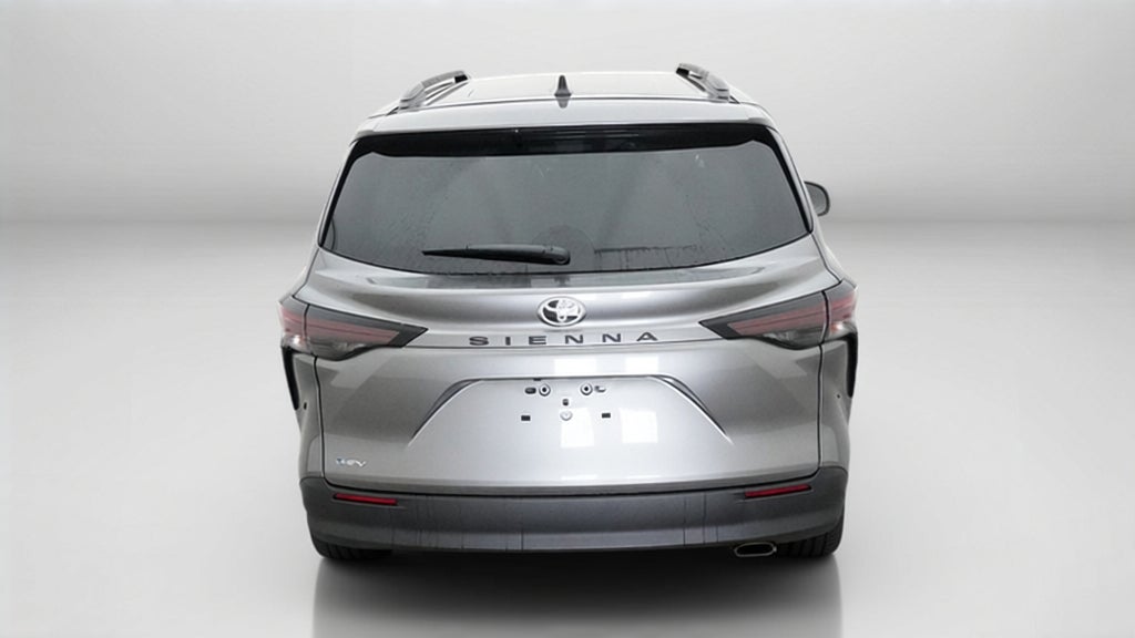 2026 Toyota Sienna LE FWD