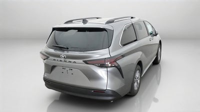 2026 Toyota Sienna LE FWD