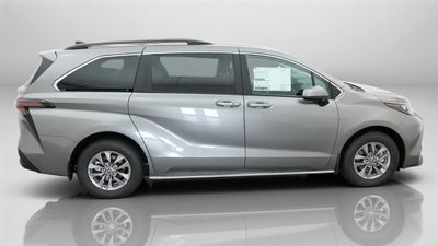 2026 Toyota Sienna LE FWD