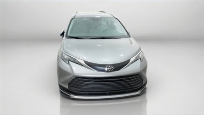 2026 Toyota Sienna LE FWD