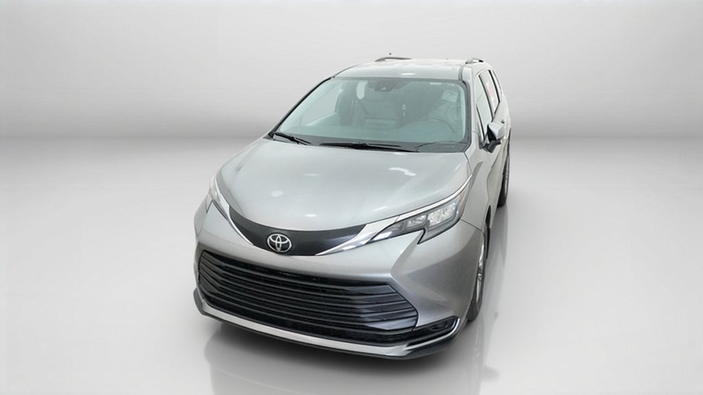 2026 Toyota Sienna LE FWD