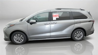 2026 Toyota Sienna LE FWD