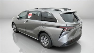 2026 Toyota Sienna LE FWD