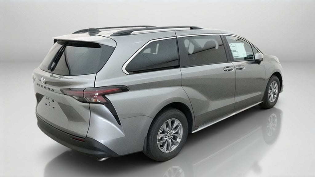 2026 Toyota Sienna LE FWD