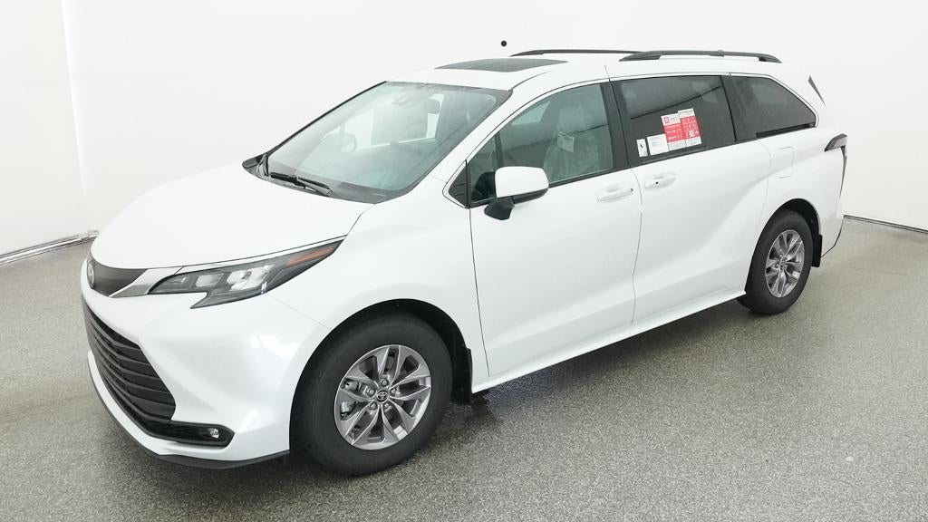 2026 Toyota Sienna XLE FWD