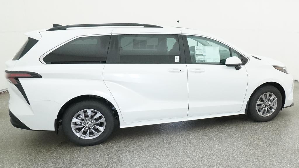 2026 Toyota Sienna XLE FWD