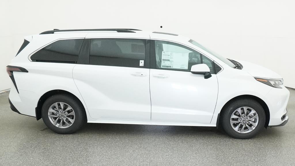 2026 Toyota Sienna XLE FWD