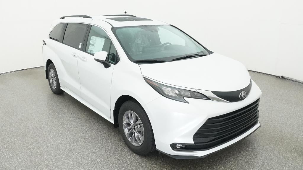 2026 Toyota Sienna XLE FWD