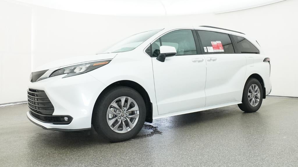 2026 Toyota Sienna XLE FWD