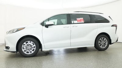 2026 Toyota Sienna XLE FWD