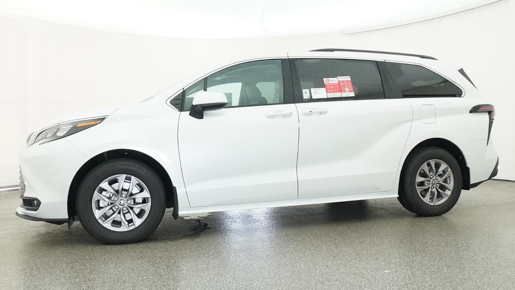 2026 Toyota Sienna XLE FWD