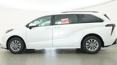 2026 Toyota Sienna XLE FWD