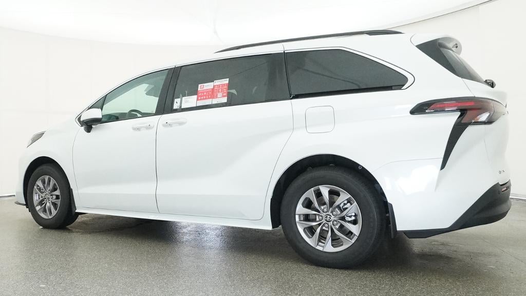 2026 Toyota Sienna XLE FWD