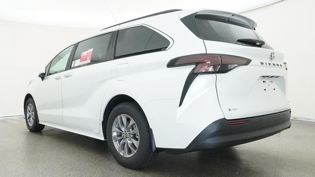 2026 Toyota Sienna XLE FWD