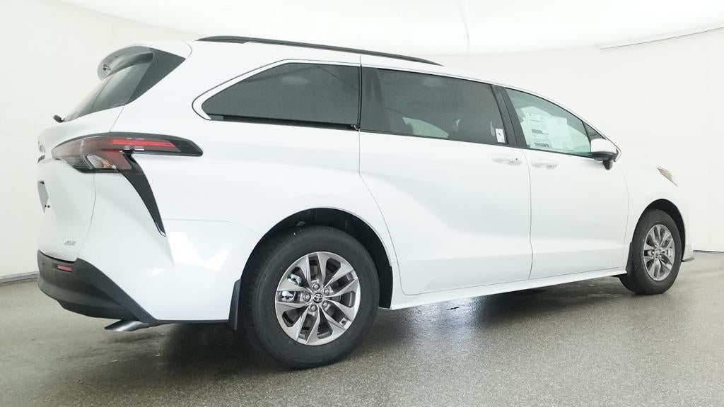 2026 Toyota Sienna XLE FWD