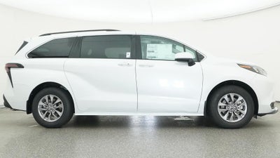 2026 Toyota Sienna XLE FWD