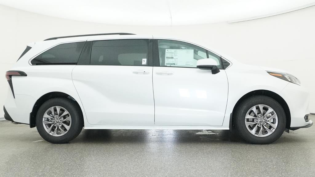2026 Toyota Sienna XLE FWD