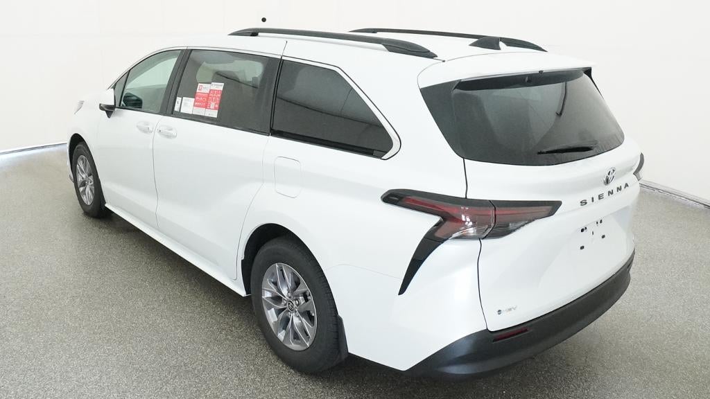 2026 Toyota Sienna XLE FWD