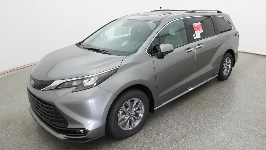 2026 Toyota Sienna XLE FWD