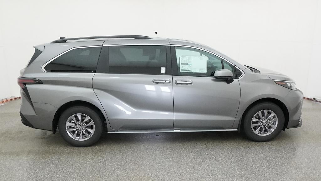 2026 Toyota Sienna XLE FWD