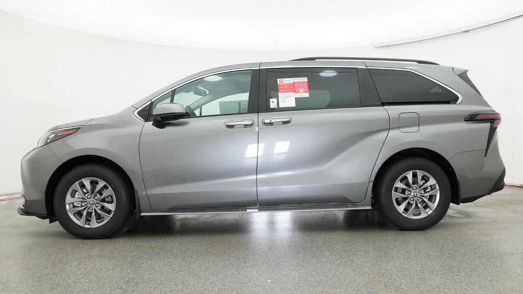 2026 Toyota Sienna XLE FWD