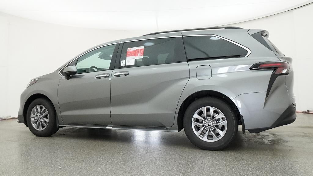2026 Toyota Sienna XLE FWD
