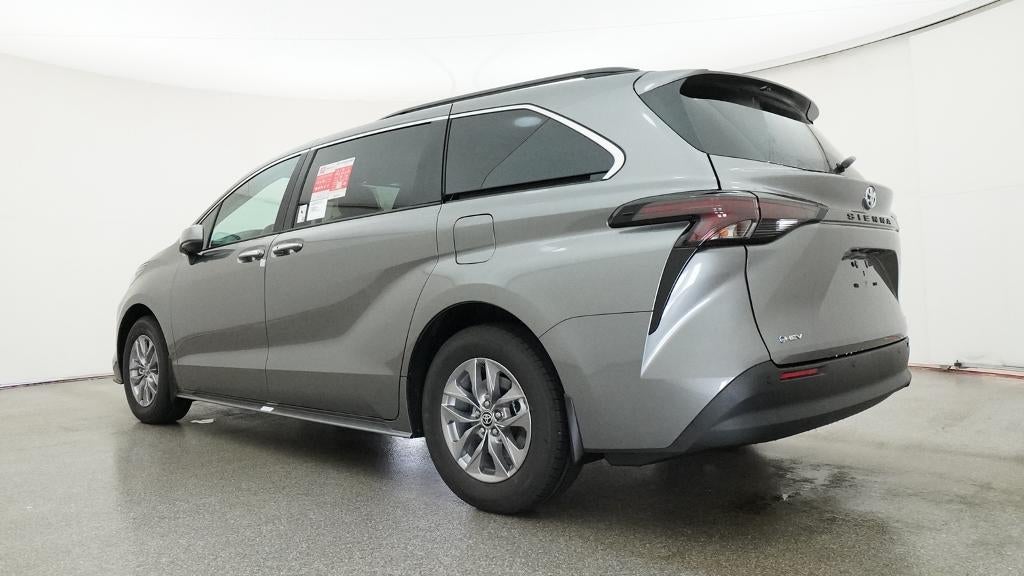2026 Toyota Sienna XLE FWD