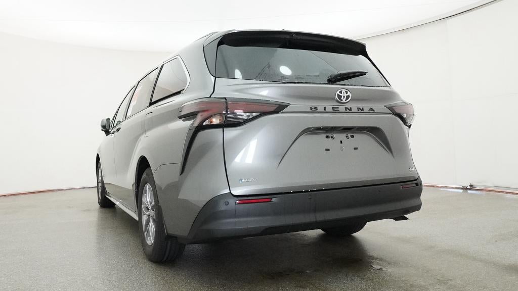 2026 Toyota Sienna XLE FWD