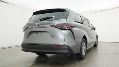 2026 Toyota Sienna XLE FWD