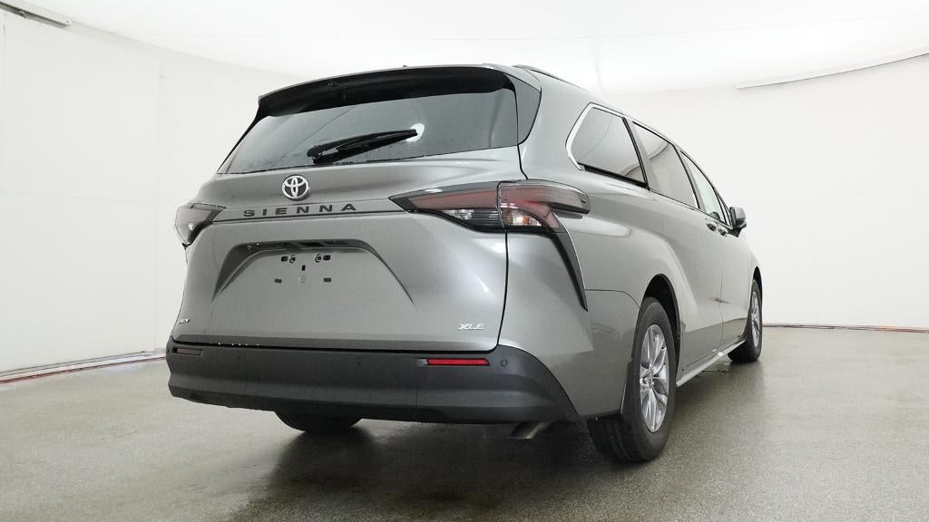 2026 Toyota Sienna XLE FWD