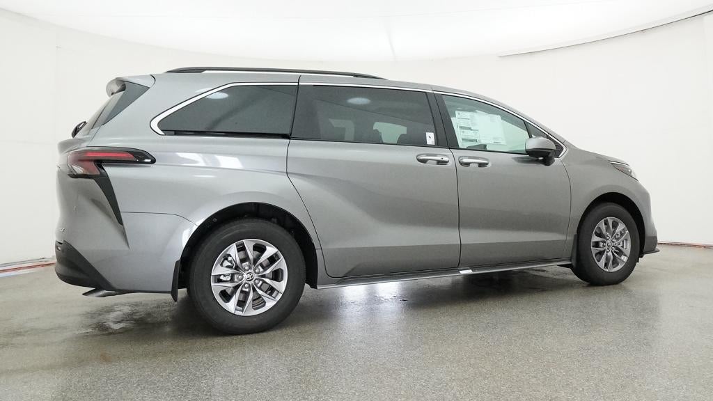 2026 Toyota Sienna XLE FWD