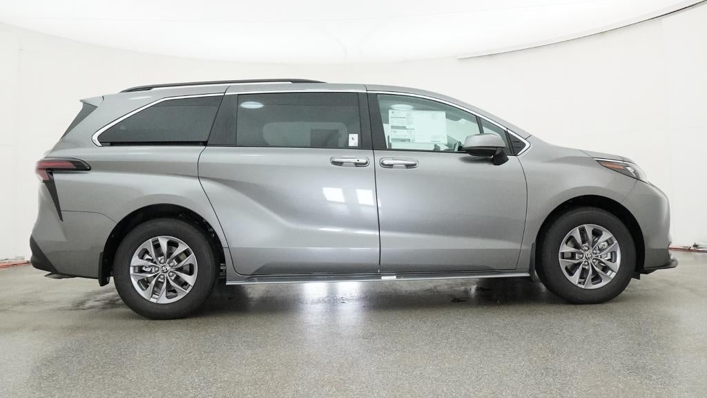2026 Toyota Sienna XLE FWD