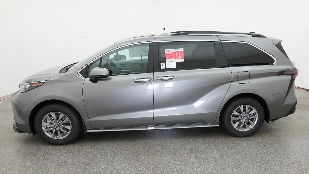 2026 Toyota Sienna XLE FWD