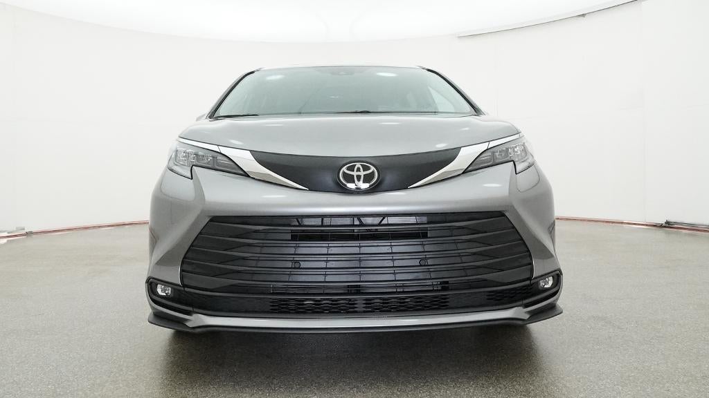2026 Toyota Sienna XLE FWD