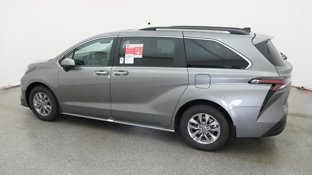 2026 Toyota Sienna XLE FWD
