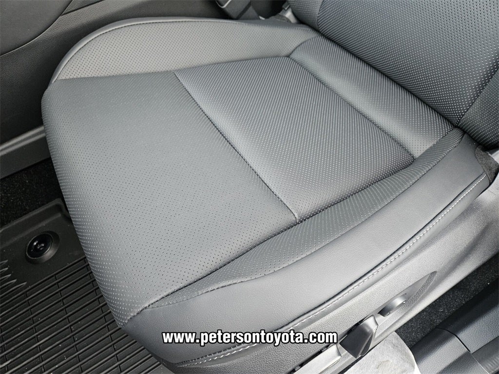 2025 Toyota Toyota Crown Signia Limited