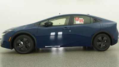 2027 Toyota Prius LE FWD
