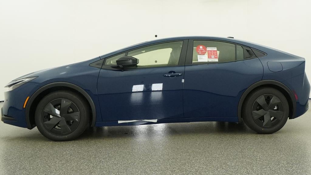 2027 Toyota Prius LE FWD
