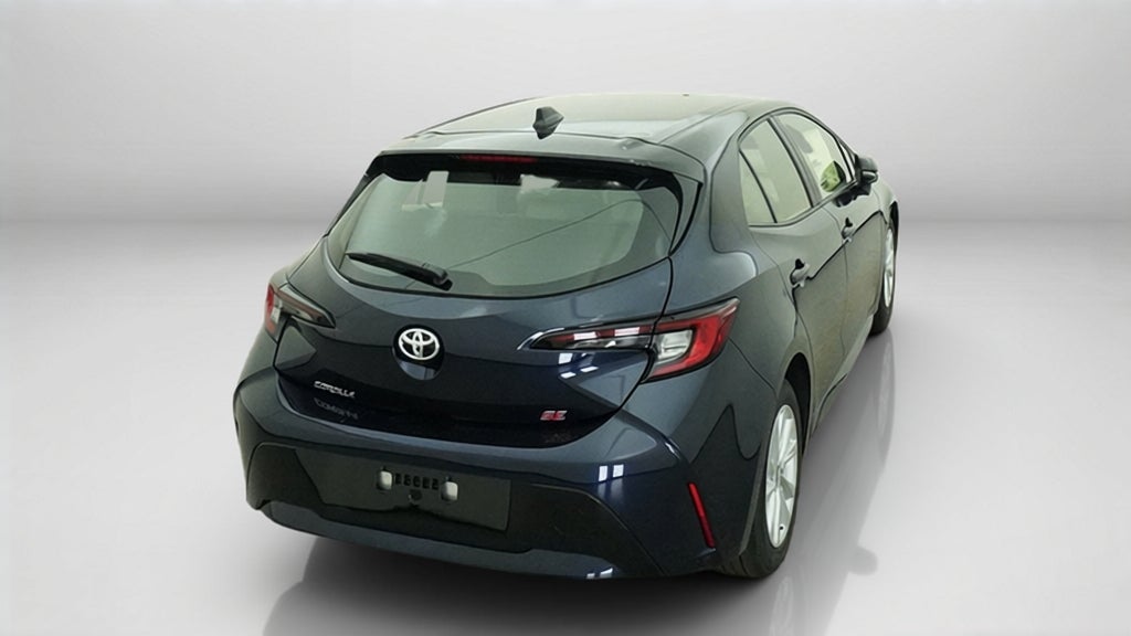 2027 Toyota Corolla Hatchback SE FWD