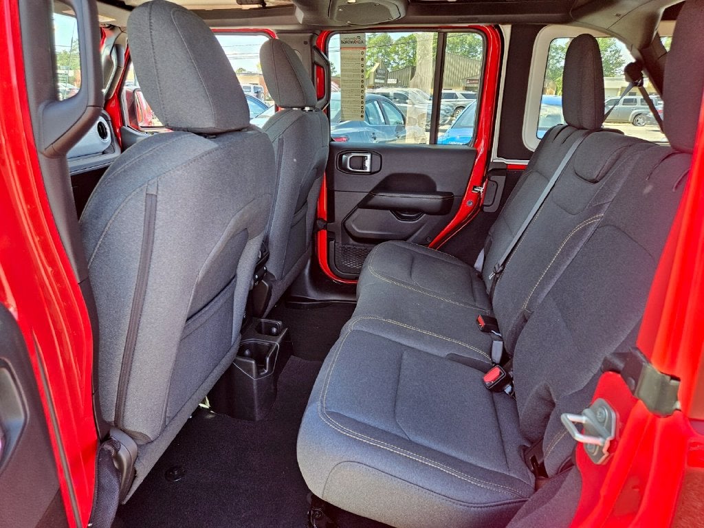 2024 Jeep Wrangler Sahara 4WD
